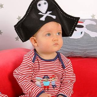 pirate babyrow and bib gift set by albetta