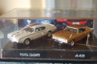 Hotwheels Muscle Cars Oldsmobile 442 & Chevrolet Chevy Chevelle   30th Anniversary of '69 Muscle Cars   100% Die Cast Metal   Multi Piece Vehicle from 1st Tool Run Toys & Games