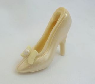 small single chocolate shoe wedding satin bow by clifton cakes