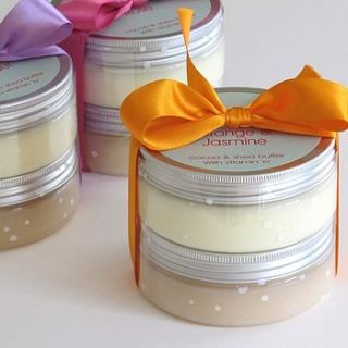spa scrub and body butter gift set by aroma candles