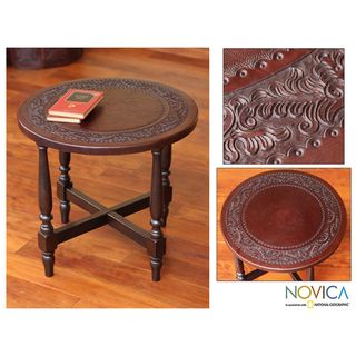 Mohena Wood and Leather 'Round Colonial Guard' Table (Peru) Novica Coffee, Sofa & End Tables
