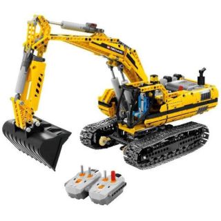 LEGO Technic Motorised Excavator (8043)      Toys