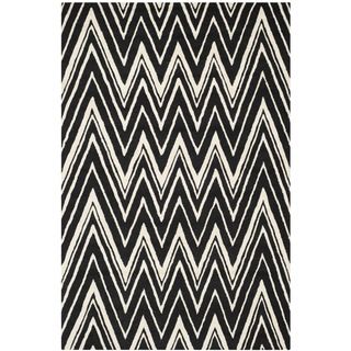 Safavieh Handmade Moroccan Cambridge Zigzag pattern Black/ Ivory Wool Rug (8 X 10)