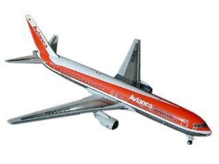 Gemini Jets Avianca B767 300 1400 Scale Toys & Games