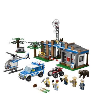 LEGO City Police Forest Police Station (4440)      Toys