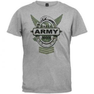 US Army   Proud Mom T Shirt Clothing