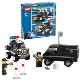 LEGO World City   Police 4WD and Undercover Van # 7032   Toys & Games