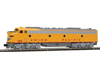 Kato   EMD E9A   Standard DC    Union Pacific #952 (Armour Yellow, gray)   N